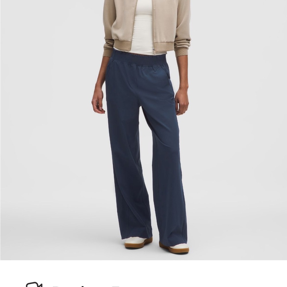 Lululemon stretch woven ruffle waist pull-on pant. Sz S.